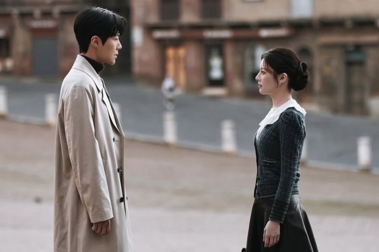 Go Youn Jung, Contek 6 Outfit Go Youn Jung di Serial Can This Love Be Translated?, 1. Suede jacket bernuansa coklat, 2. Gaya smart casual , 3. Tampil simpel dengan kaus dan outer, 4. Gaya bold dengan jaket kulit, 5. Tampilan monokrom untuk musim dingin, 6. Outfit girly di musim dingin