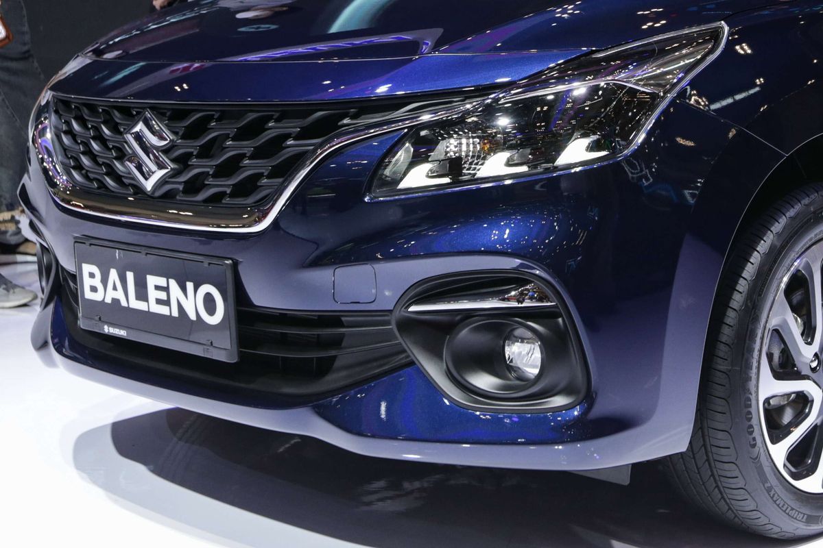 sedan, hatchback, mesin, Perjalanan, Suzuki Indomobil Sales, Suzuki Baleno, Fronx, Dari Sedan ke Hatchback, Jejak Perjalanan Suzuki Baleno di Indonesia, 3 Dekade Suzuki Baleno di Indonesia, Generasi I, Generasi II: Baleno Next-G (2003-2007), Generasi III, Generasi Hatchback, Facelift (2019)