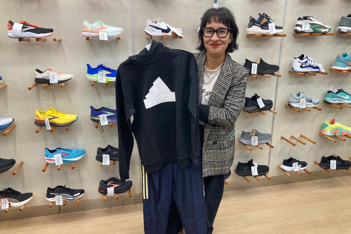 outfit cowok, adidas, Inspirasi OOTD Kantor Bergaya Athleisure, Tetap Rapi di Musim Hujan