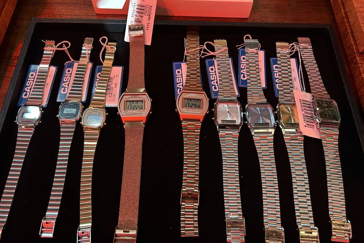 Adikara Fardy, gaya vintage, Casio Vintage, Intip Gaya Vintage Adikara Fardy Saat Hadiri Casio Vintage di Bangkok