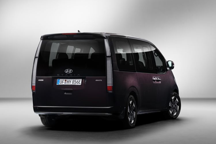 Staria Electric, MPV listrik, Hyundai, Hyundai Staria Electric Meluncur, Jarak Tempuh 400 Km