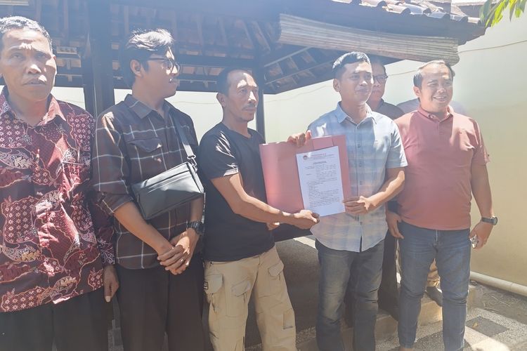 Brigadir Esco Fasca Rely, Brigadir Esco, briptu rizka sintiani, briptu rizka, brigadir esco tewas, Briptu Rizka Sintiani tersangka, Briptu Rizka tersangka pembunuhan suami, Dalih Briptu Rizka saat Brigadir Esco Hilang: Pergi ke Dukun untuk Cari Suami, Pengakuan Briptu Rizka Soal Dukun, Kecurigaan Keluarga Korban kepada Briptu Rizka, Penemuan Jasad Brigadir Esco, Penetapan Tersangka Briptu Rizka, Dugaan Adanya Pelaku Lain