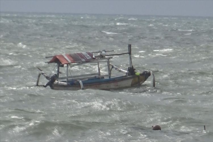 BMKG: Waspada Gelombang 2,5 Meter di Laut NTT pada 5-8 Februari 2026