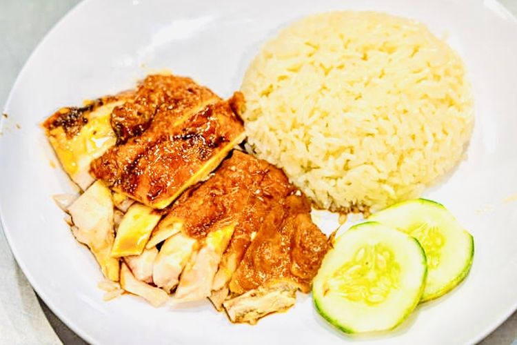 6 Resep Masakan Pakai Rice Cooker, Cocok untuk Menu Simple Hemat Gas, 1. Resep nasi kebuli rice cooker, 2. Resep nasi goreng rice cooker, 3. Bahan nasi kuning rice cooker, 4. Resep sup ayam, 5. Resep nasi hainan, 6. Resep kue cokelat