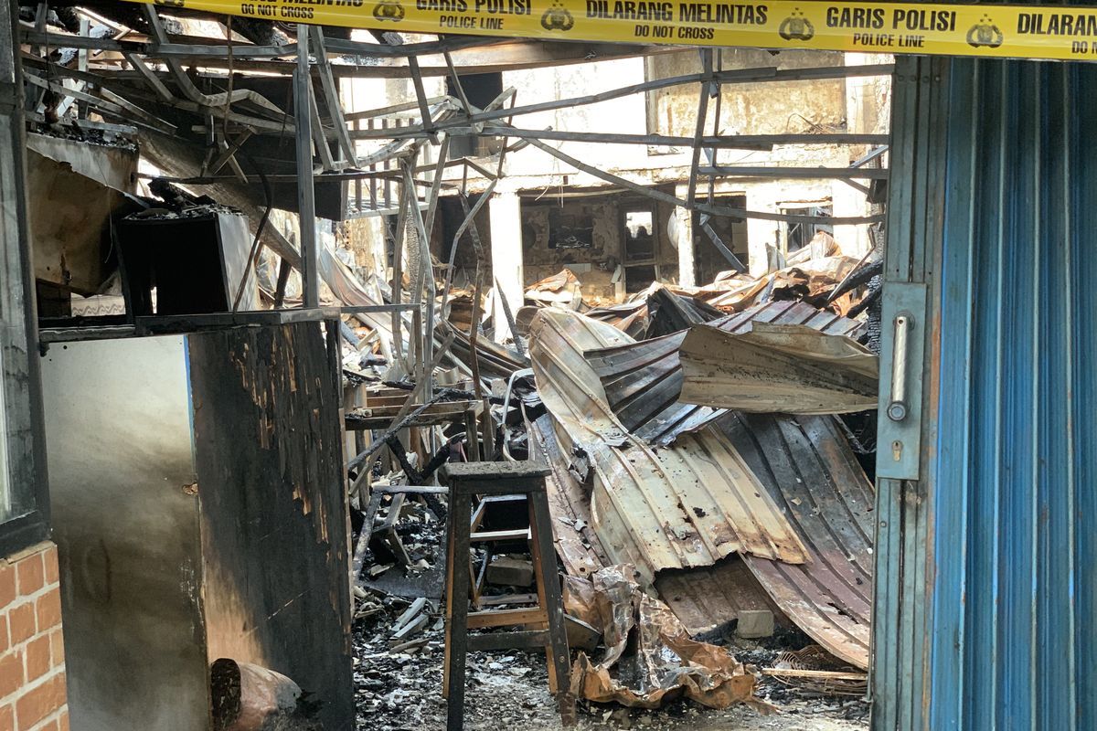 food court bandung raya cipete, martabak bandung raya cipete, martabak bandung raya cipete tutup, karyawan martabak bandung raya cipete tutup pulang kampung, food court mrt cipete, Martabak Bandung Raya Fatmawati Tutup Sementara Usai Kebakaran, Karyawan Pulang Kampung