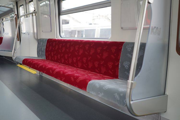 Rangkaian KRL Baru seri CLI-125, KRL bogor, KRL Cikarang-Jakarta, FOTO: Mengintip Rangkaian KRL Baru Seri CLI-125 Lintas Cikarang dan Bogor