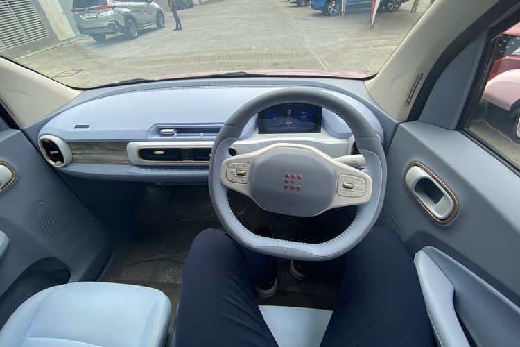 mobil, Seres E1, Seres, MAB Solarky Sun V, mobil listrik, Komparasi MAB Solarky Sun V dan Seres E1, Panel Surya vs Jarak Tempuh, Performa, Kabin dan Kepraktisan, Pilih Mana?