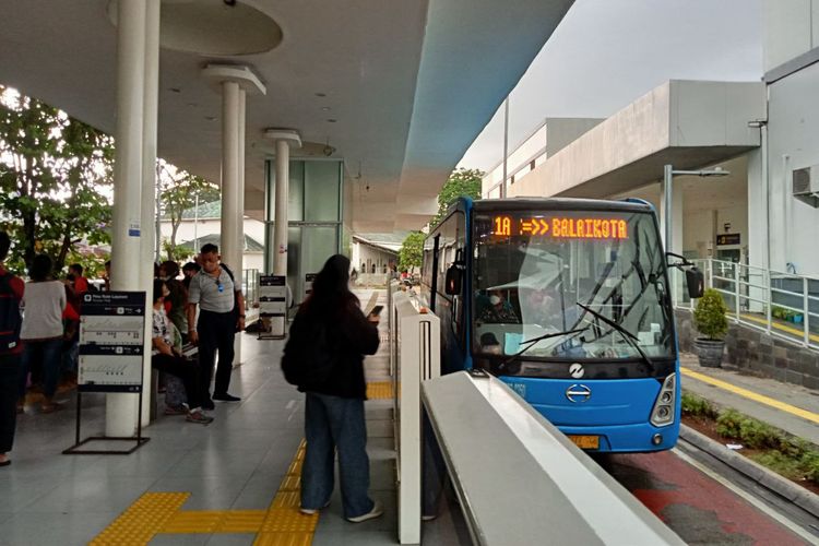 Museum Bank Mandiri ada apa saja, museum bank mandiri dimana, museum bank mandiri buka jam berapa, museum bank mandiri tiket, museum bank mandiri jakarta, panduan ke museum bank mandiri, Panduan Lengkap ke Musuem Bank Mandiri, Simak Sebelum Berkunjung, Panduan lengkap ke Museum Bank Mandiri, Cara berkunjung ke Musuem Bank Mandiri, Cara ke Museum Bank Mandiri naik KRL, Spot Menarik di Museum Bank Mandiri