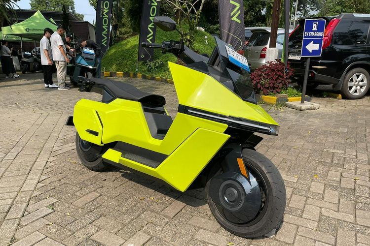 Omoway, Omo-X, Maka Cavalry, Cavalry, Komparasi Omoway Omo-X Vs Maka Cavalry, Performa dan Akselerasi, Baterai dan Jarak Tempuh, Kaki-kaki dan Fitur Keselamatan, Teknologi dan Fitur Modern, Kesimpulan