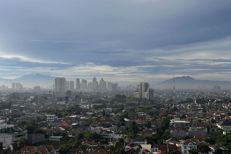 Jakarta, 5 Spot Wisata Alam yang Cocok Untuk Trail Running di Dekat Jakarta, 1. Jalur Kawah Ratu, 2. Gunung Cikuray, Garut, 3. Kawasan Taman Nasional Gunung Gede Pangrango, 4. Gunung Salak, Bogor, 5. Gunung Papandayan, Garut