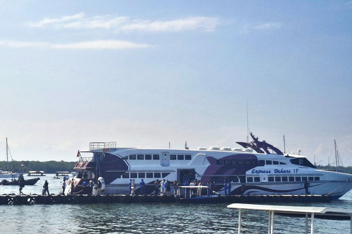 kapal cepat Banyuwangi-Denpasar, kapal cepat banyuwangi-denpasar, kapal cepat banyuwangi denpasar, kapal cepat banyuwangi bali, Banyuwangi-Denpasar Kini Cuma 2,5 Jam Naik Kapal Cepat Seharga Mulai Rp 225.000