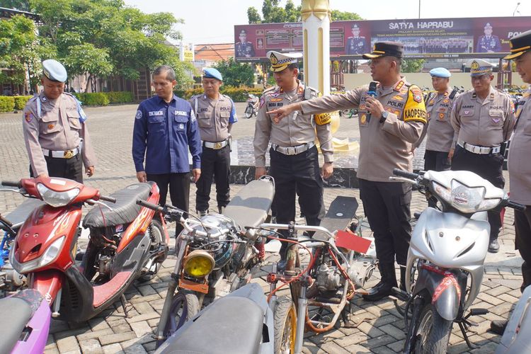 Kejaksaan Negeri, Kejari, Tulungagung, lelang, motor sitaan, Lelang, KPKNL, Kantor Pelayanan Kekayaan Negara dan Lelang, Motor Sitaan, Motor Hasil Tilang Dilelang Kejaksaan, Bagaimana Surat-suratnya?