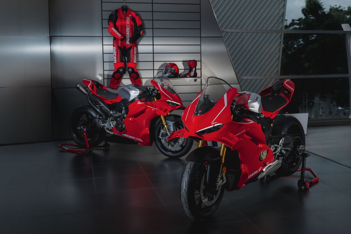 Ducati Indonesia, Ducati Panigale V4 R Resmi Hadir di Indonesia, Superbike DNA MotoGP, Teknologi Balap yang Dibawa ke Jalan Raya, Performa Mendekati MotoGP, Transmisi dan Handling Ala Motor Balap, Elektronik Canggih untuk Performa Maksimal, Lebih dari Sekadar Motor