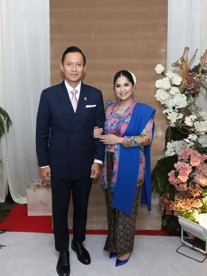 Gaya Annisa Pohan 2 Bulan setelah Melahirkan, Anggun dalam Balutan Kebaya