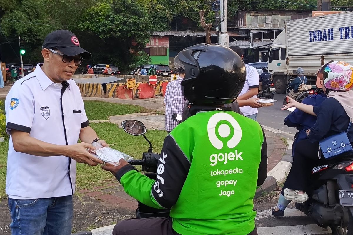 komunitas, komunitas mobil, Komunitas Mobil Rayakan Prestasi Balap Lewat Aksi Berbagi di TMII