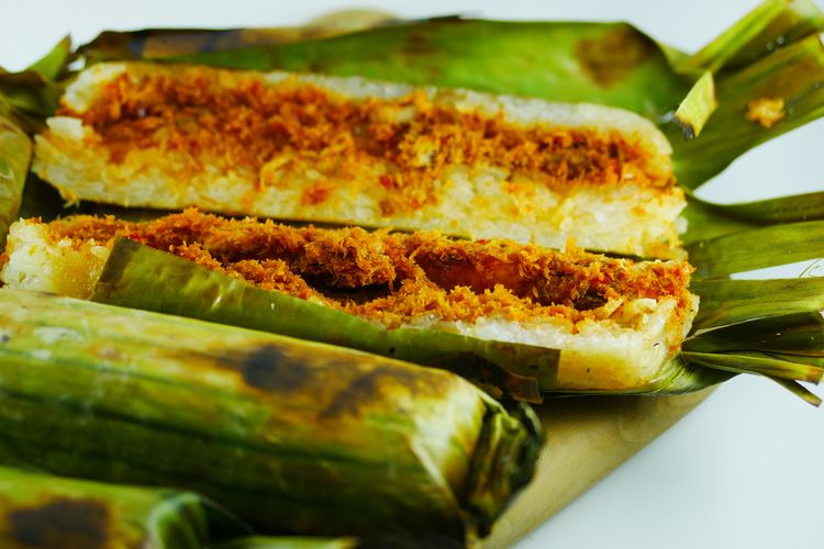 Lebaran, Rekomendasi 8 Kuliner Khas Lebaran dari Berbagai Daerah di Indonesia, 1. Bebek Gulai Kurma (Aceh), 2. Rendang (Padang), 3. Lontong Medan (Medan), 4. Semur Daging (Jakarta), 5. Ayam Bumbu Anam (Palembang), 6. Soto Banjar (Banjarmasin), 7. Gogoso (Makassar), 8. Kue Lontar (Papua)