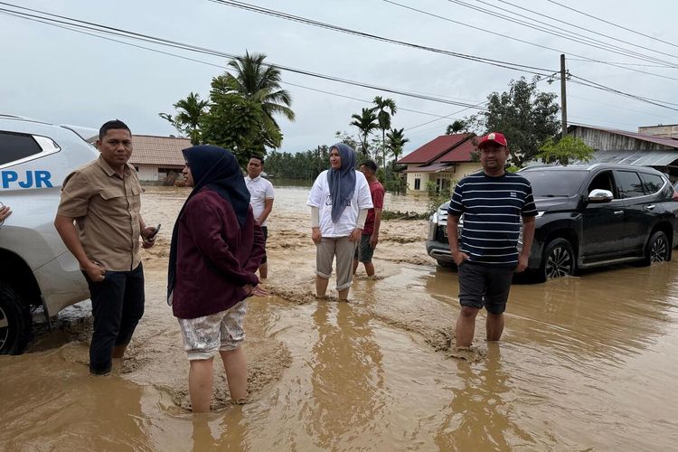 Wali Kota Sibolga, Ahmad Syukri, banjir aceh, banjir sumatera, Wali Kota Sibolga hilang kontak, update banjir sumatera, dampak banjir sumatera, Drama Bencana Sumatera: Wali Kota Sibolga Jalan 4 Hari, Istri Gubernur Aceh Menginap di SPBU