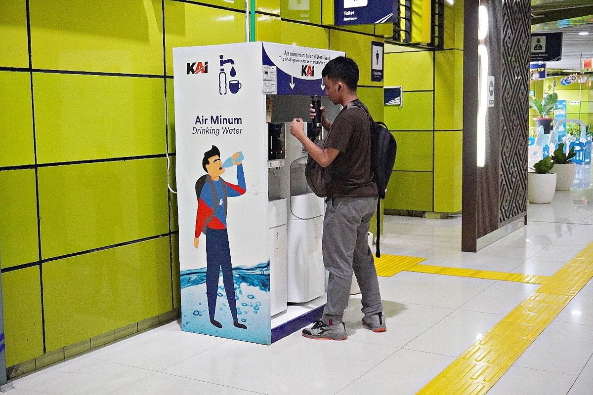 PT KAI, Tumbler, water station, Cukup Bawa Tumbler, Penumpang Kereta Bisa Isi Ulang Air Minum Gratis