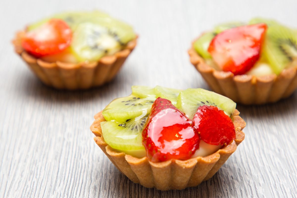 4 Cara Membuat Pie Renyah, Jangan Lupa Tusuk Adonan Kulit, 1. Pakai margarin dingin, 2. Tusuk kulit pai sebelum dipanggang, 3. Panggang adonan kulit pai setengah matang, 4. Simpan kulit pai setengah matang