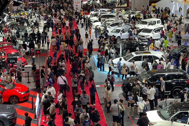 Astra, pasar otomotif, Penjualan Mobil Diperkirakan Stagnan, Industri Tunggu Momentum Baru