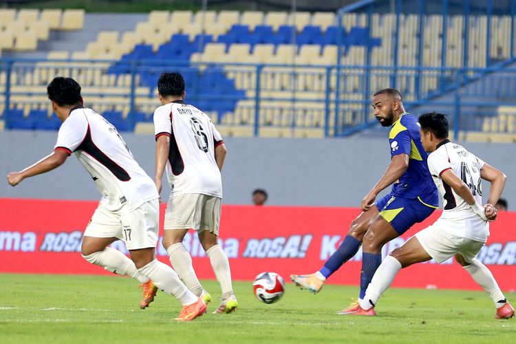 Super league 2025-2026, Persik Kediri, Arema FC, Arema FC Kalah, Suporter Protes Tuntut Singo Edan Berbenah