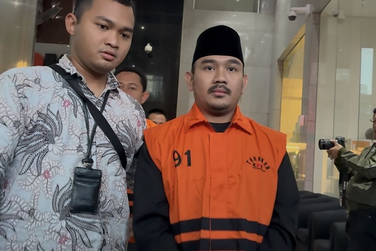 Kabupaten Bekasi, Ade Kuswara Kunang, HM Kunang, Bupati Bekasi, ijon proyek, Ade Kuswara Usai Jadi Tersangka Suap: Saya Mohon Maaf untuk Warga Bekasi