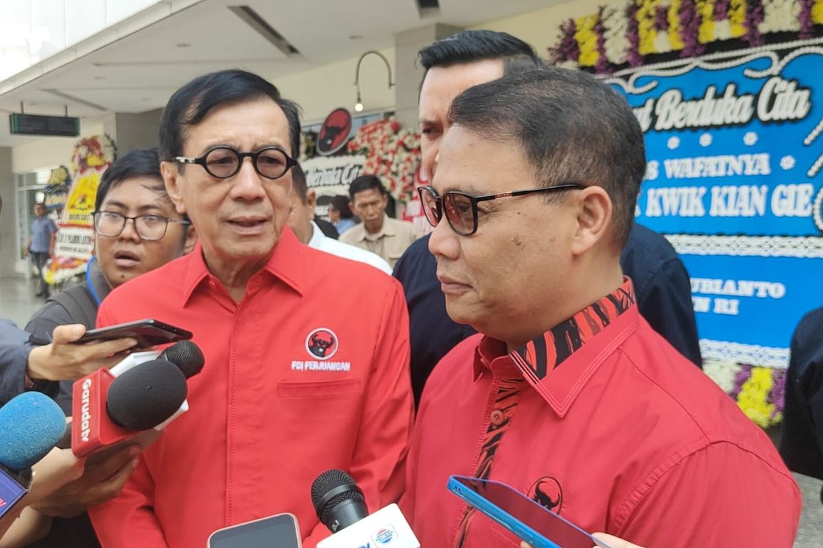 PDI-P, Megawati Soekarnoputri, Kwik Kian Gie, Megawati, Yasonna Laoly, megawati soekarnoputri, Megawati Tak Hadir Melayat Kwik Kian Gie, Diwakili Pengurus DPP PDI-P, Megawati Titip Salam dan Kenangan, Kwik Kian Gie Dikenang sebagai Nasionalis Sejati, Komunikasi Terakhir Yasonna dengan Kwik Kian Gie , Riwayat Politik dan Jabatan Kwik Kian Gie