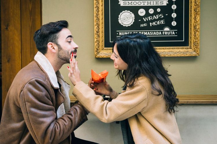 Kecocokan Cinta Leo dengan 12 Zodiak, Siapa yang Paling Serasi?, Leo dengan sesama elemen api: penuh gairah, tapi rawan benturan, Leo dan elemen udara: koneksi intelektual dan sosial, Leo dengan elemen air: penuh emosi, tapi menantang, Leo dan elemen tanah: stabil, tapi perlu penyesuaian
