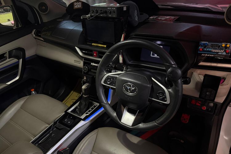 Veloz, stance, modifikasi, Modifikasi Toyota Veloz Ini Tampil Ceper Bergaya Stance