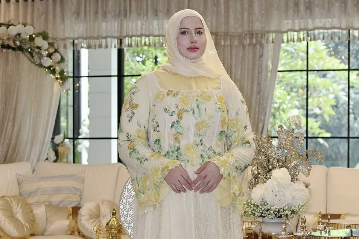 Tasyi Athasyia, 3 Gaya Lebaran Tasyi Athasyia, Elegan dan Penuh Warna