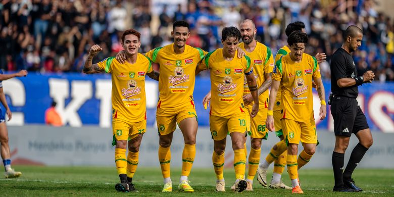 Super League, Portugal, Timor Leste, Bali United, Semen Padang, PSIS Semarang, Persebaya Surabaya, PSM Makassar, Malut United, Rahasia Gali Freitas Kembali Garang di Persebaya: Peran Vital Diskusi Personal Bernardo Tavares