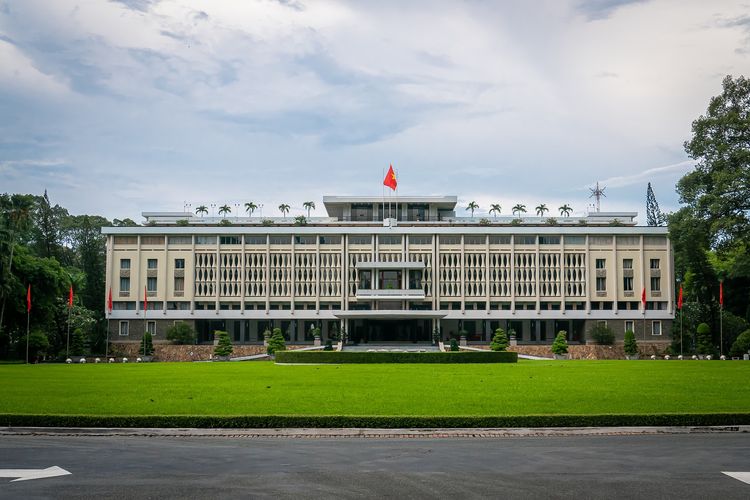 Vietnam, Ho Chi Minh City, Saigon, Itinerary Wisata 4 Hari 3 Malam di Ho Chi Minh City, Tertarik Coba?, Hari 1: Jantung Kota dan Jejak Kolonial, Hari 2: Warisan Spiritual dan Keseharian Lokal, Hari 3: Menyelami Sejarah Kota yang Mendalam, Hari 4: Menikmati Momen Terakhir dan Persiapan Pulang, Panduan Keamanan Singkat di Kota Ho Chi Minh