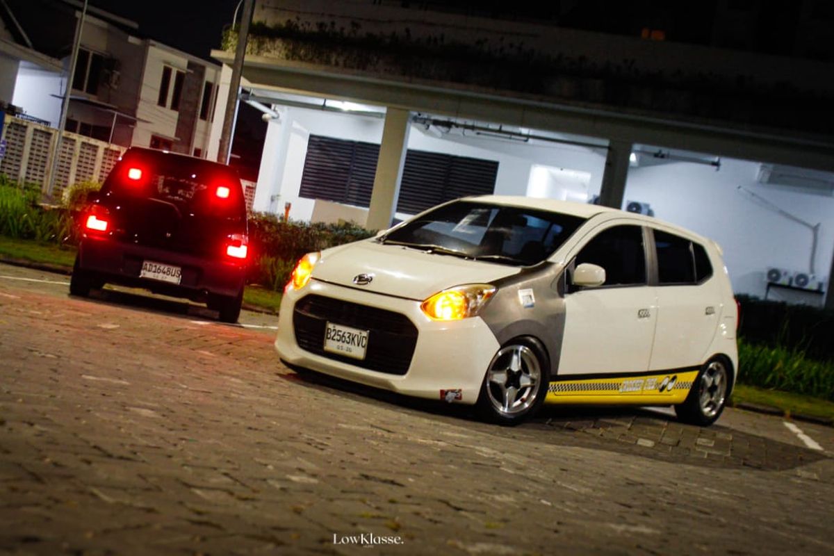 modifikasi, Modifikasi mobil, Daihatsu ayla, Ayla, modifikasi kendaraan, Modifikasi Daihatsu Ayla: Sentuhan Shakotan dan Nuansa 90-an, Mobil LCGC yang Praktis dan Irit, Perjalanan Awal Modifikasi, Inspirasi dari Gaya Shakotan, Detail Modifikasi Interior dan Mesin, Investasi untuk Gaya Unik