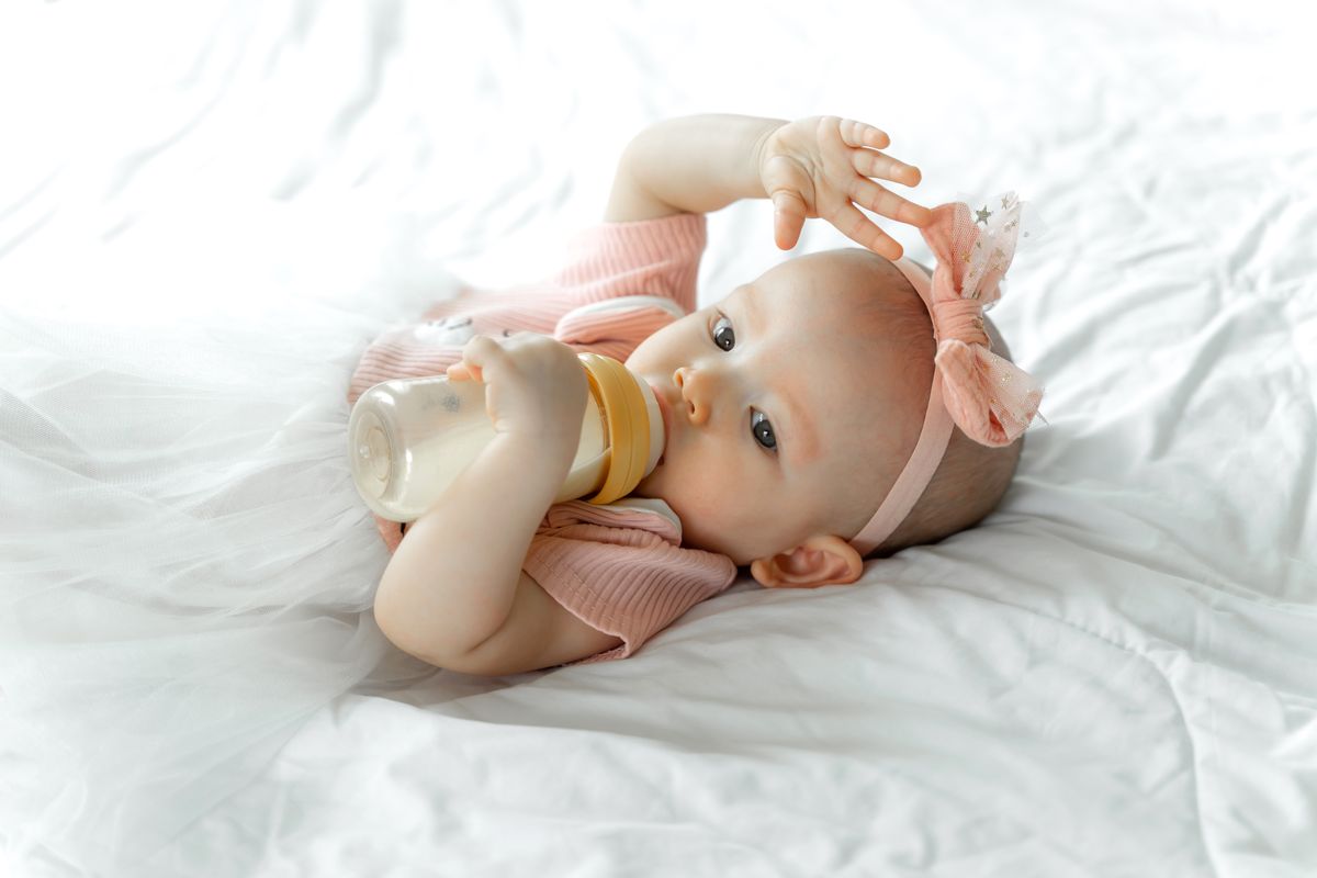 bayi, thickening milk, Tips Pemberian Susu untuk Bayi yang Alami Gumoh Berlebih, Thickening Milk untuk Mengurangi Gumoh, Tidak untuk Semua Bayi, Bedanya Thickening Milk dan Pengentalan Susu, Mengapa Gumoh Berlebih Perlu Dikurangi?
