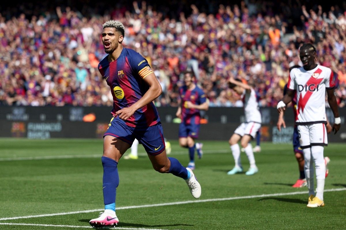 Barcelona, Rayo Vallecano, Ronald Araujo, Hasil Barcelona Vs Rayo Vallecano 1-0: Sundulan Araujo Bawa Blaugrana Petik 3 Poin