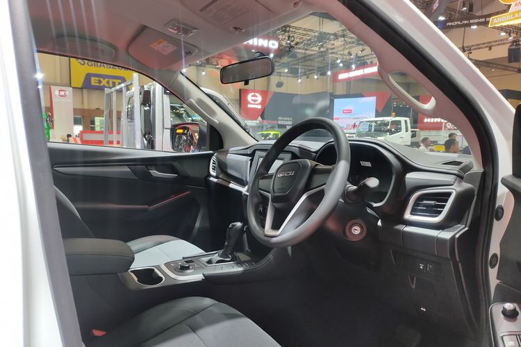 Isuzu, MU-X, kendaraan komersial, New MU-X, mU-X, New Mu-X, Isuzu Belum Mau Bermain di Segmen Kendaraan Penumpang