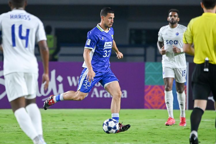 persib bandung, Bali United, Super League, Bali United vs Persib, Thom Haye, gelandang timnas indonesia, susunan pemain bali united vs persib, Susunan Pemain Bali United Vs Persib: Thom Haye Kembali Jadi Starter