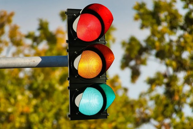 mobil matik, Transmisi otomatis, mobil matic, lampu merah, Budi Novianto, Posisi Tuas yang Tepat Saat Lampu Merah di Mobil Matik