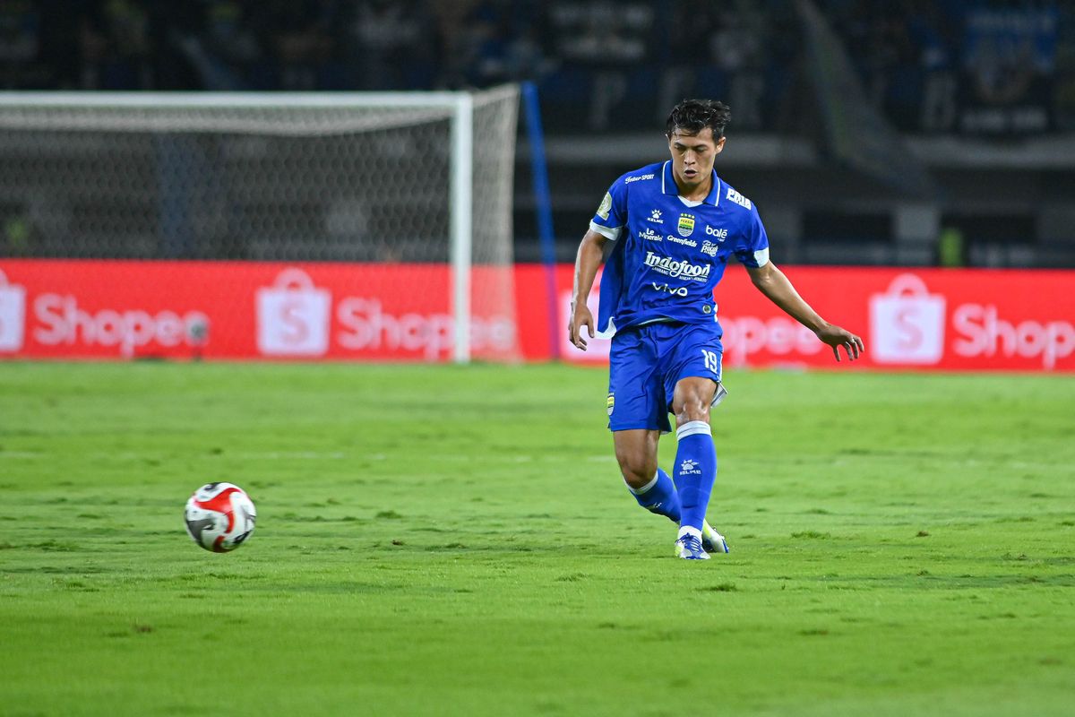 Layvin Kurzawa, Bojan Hodak, Persib Bandung, Super League 2025-2026, Persis vs Persib, Jadwal Persib, Dewangga Siap Bersaing dengan Kurzawa untuk Sektor Bek Kiri Persib