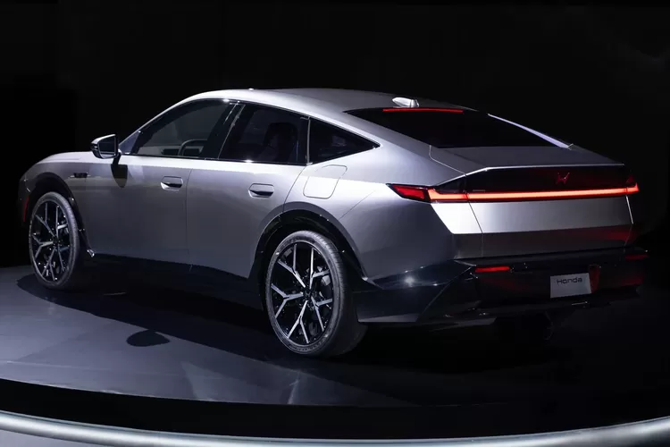 Honda, Honda Accord, mobil hybrid, Honda Ubah Arah Bisnis, Mobil Hybrid Jadi Senjata Utama
