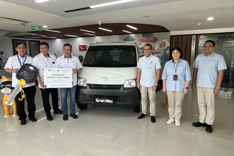 Gran Max pikap, Pendidikan, Daihatsu, Ternak, Dukung Pendidikan, Daihatsu Donasikan Mobil Terlarisnya di Sumba