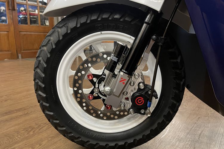 dual purpose, Porsche 911 Dakar, Porsche 911 Dakar Inspirasi Modifikasi Stylo 160, Modifikasi Detail, Kaki-kaki dan Pengereman, Aksesori Touring, Detail Unik Lainnya