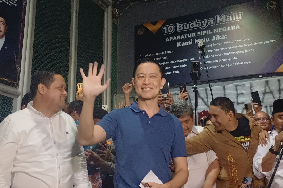 Tom Lembong, Anies Baswedan, Rutan Cipinang, Kejagung, tom lembong bebas, tom lembong abolisi, Senyum Tom Lembong Setelah Bebas dari Rutan Cipinang, Dapat Abolisi di Awal Bulan Kemerdekaan, Pernyataan Resmi Tom Lembong setelah Bebas, Keppres Abolisi Tom Lembong Diserahkan Langsung ke Kejagung, DPR dan Menkumham Beri Penjelasan Terkait Pemberian Abolisi, Latar Belakang Kasus Korupsi yang Menyeret Tom Lembong