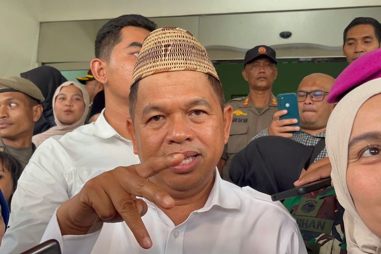 Dedi Mulyadi, Gubernur Jawa Barat, deposito bank, Dana Mengendap di Rekening Daerah, Menkeu Purbaya, dana mengendap di bank, Dedi Mulyadi Tantang Buktikan Dana APBD Jabar Mengendap di Bank, Purbaya: Periksa Saja Sendiri, Benarkah Dana APBD Jabar Mengendap di Bank?, Bagaimana Purbaya Menanggapi Bantahan Dedi Mulyadi?, Apa Tanggapan Dedi Mulyadi terhadap Menkeu Purbaya?, Bagaimana Versi Kementerian Keuangan?