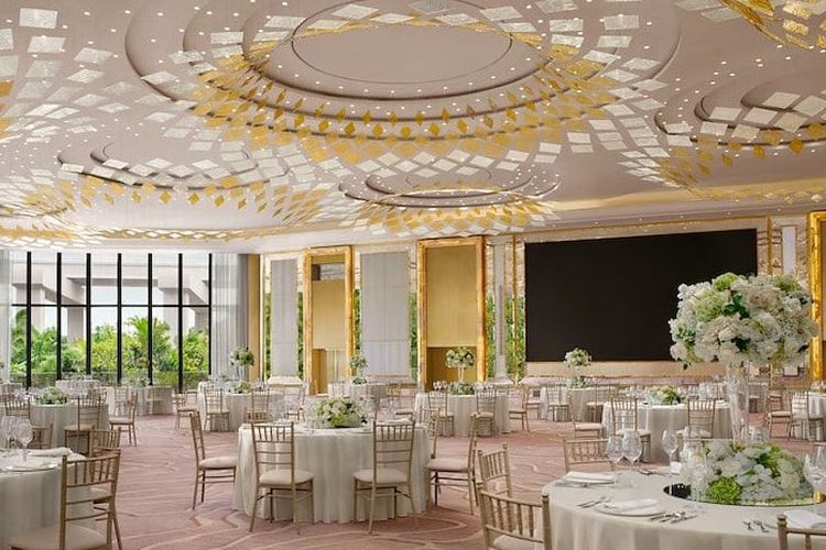 pernikahan Al Ghazali, hotel mewah, Al Ghazali dan Alyssa, Pernikahan Al Ghazali, St Regis, st regis, pernikahan al ghazali, al ghazali dan alyssa, lokasi pernikahan Al Ghazali, harga kamar Hotel St Regis, Hotel St Regis Jakarta, Mengintip Mewahnya The St. Regis Jakarta, Tempat Akad Nikah Al Ghazali, Irwan Mussry disebut jadi donatur acara, Kamar Hotel St Regis Jakarta, Ballroom pernikahan di St Regis Jakarta, Restoran mewah di The St Regis Jakarta