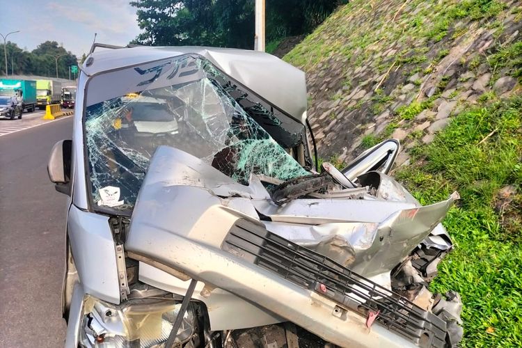 Jusri Pulubuhu, ruang menghindar, Strategi Pengemudi Cerdas: Ciptakan Ruang Manuver di Jalan
