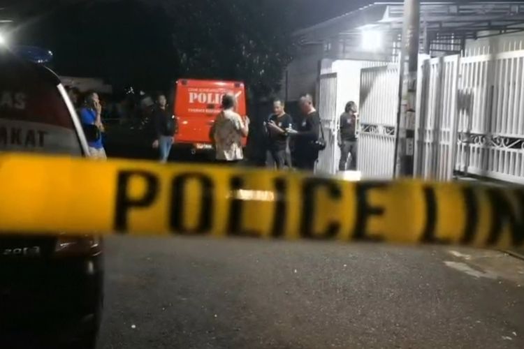 Bara Primario, Mataram, Kasus Mayat Terbakar di Lombok Barat: Pelaku Ternyata Anak Kandung, Kesal Tak Diberi Rp 39 Juta, Motif Ekonomi: Hutang Rp 39 Juta, Kronologi Pembunuhan dan Pembakaran, Siasat Laporan Palsu dan Alibi Pelaku, Temuan Polisi dan Hasil Otopsi