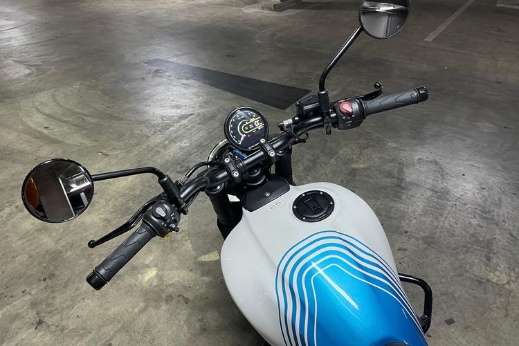 motor naked, Royal Enfield, tes lengkap, Royal Enfield Guerrilla 450, royal enfield, Tes lengkap Royal Enfield Guerrilla 450, Tes Lengkap Royal Enfield Guerrilla 450, Desain sampai Biaya Servis, Desain Royal Enfield Guerrilla 450, Spesifikasi dan Fitur Royal Enfield Guerrilla 450, Rasa Berkendara Royal Enfield Guerrilla 450, Biaya Kepemilikan Royal Enfield Guerrilla 450