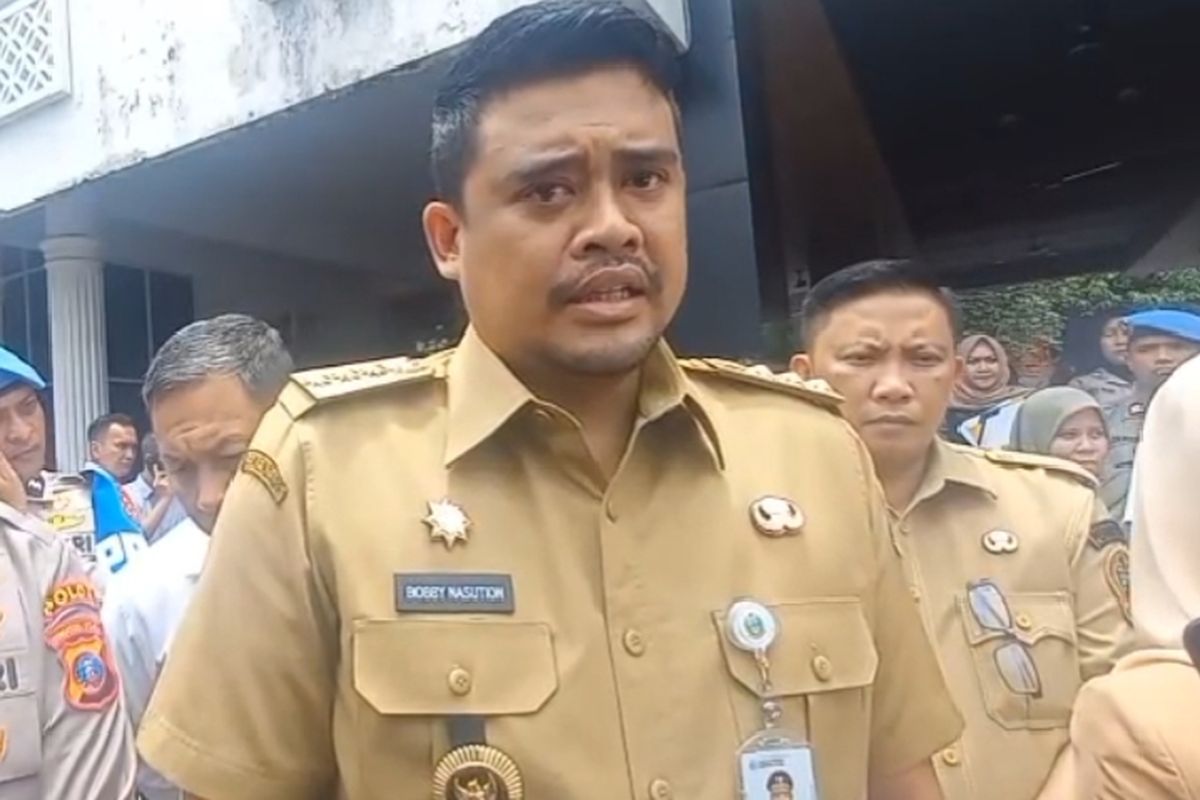 Bobby Nasution, Gubernur Sumatera Utara, DPRD Sumut, gaji dan tunjangan dpr, Tunjangan rumah DPRD, Rp40 Juta Per Bulan untuk Rumah Anggota DPRD Sumut, Gubsu Bobby: Bisa Dihapus Jika Dewan Setuju, Apakah Tunjangan Rumah DPRD Sumut Bisa Diubah?, Apa Saja Komponen Penghasilan DPRD Sumut?, Bagaimana Pandangan Anggota DPRD Sumut?, Mengapa Tunjangan Rumah DPRD Disorot Publik?
