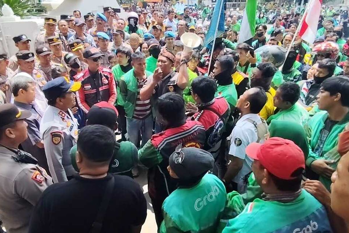 ojek online, Garda Indonesia, taksi online, driver ojek, Pekan Depan Ada Demo Gabungan Pengemudi Online di Istana Merdeka